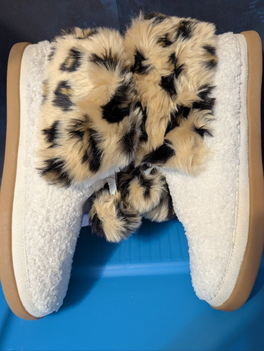 Nwot Toms Faux Fur Leopard Sherpa Slipper Booties - Beige/Black